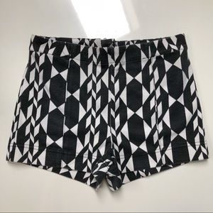 F21 black & white geometric pattern knit shorts